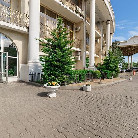 Arcadia Palace 2-Bedrooms Apartment With Terrace Odesa Exterior photo